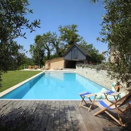 Πανσιόν Maison Priats *